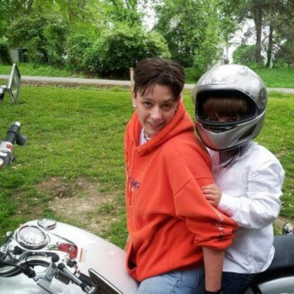 Meet your Posher, Chris - Picture 4 of 8